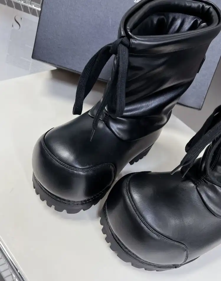 hype Balenciaga Boots