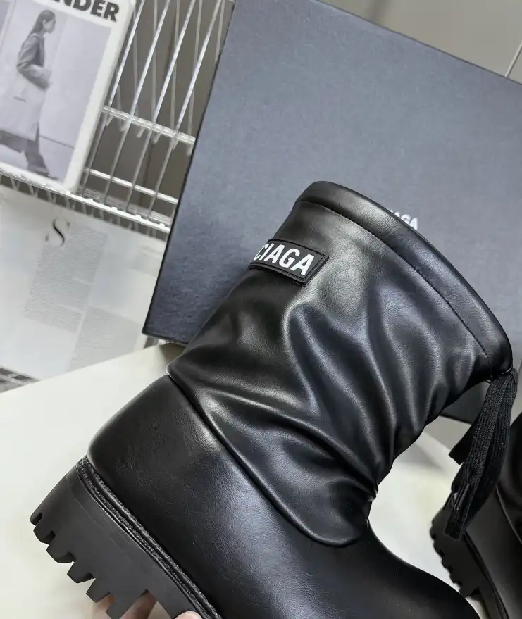 hype Balenciaga Boots