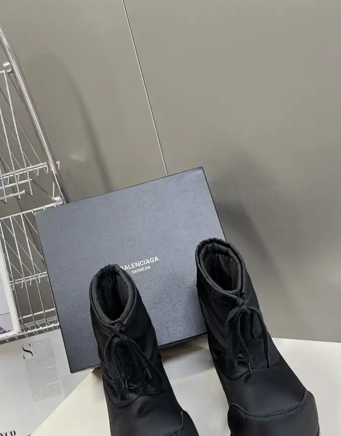 hype Balenciaga Boots