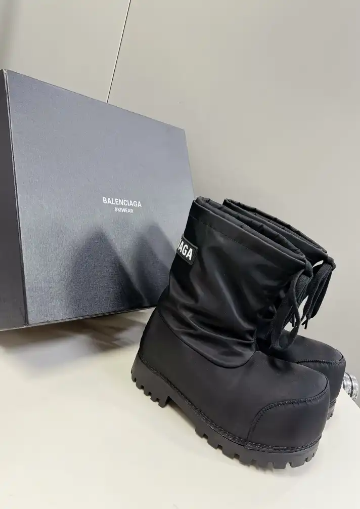 hype Balenciaga Boots