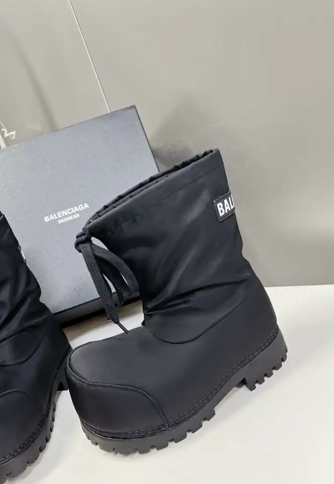 hype Balenciaga Boots