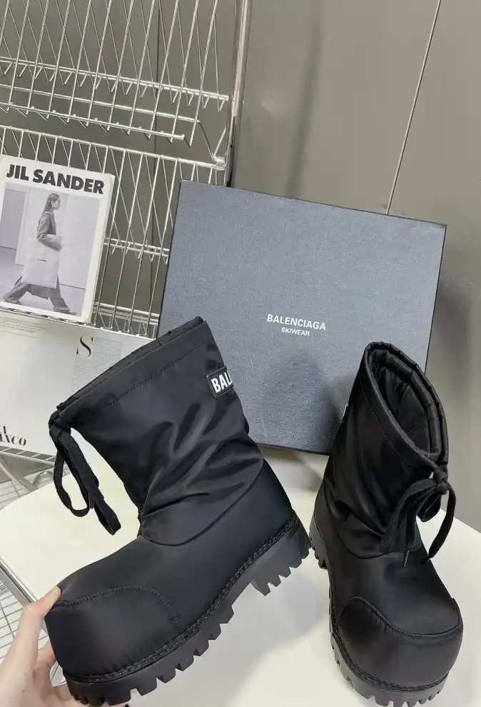 hype Balenciaga Boots