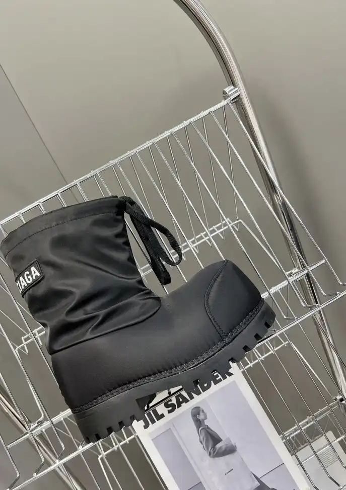 hype Balenciaga Boots