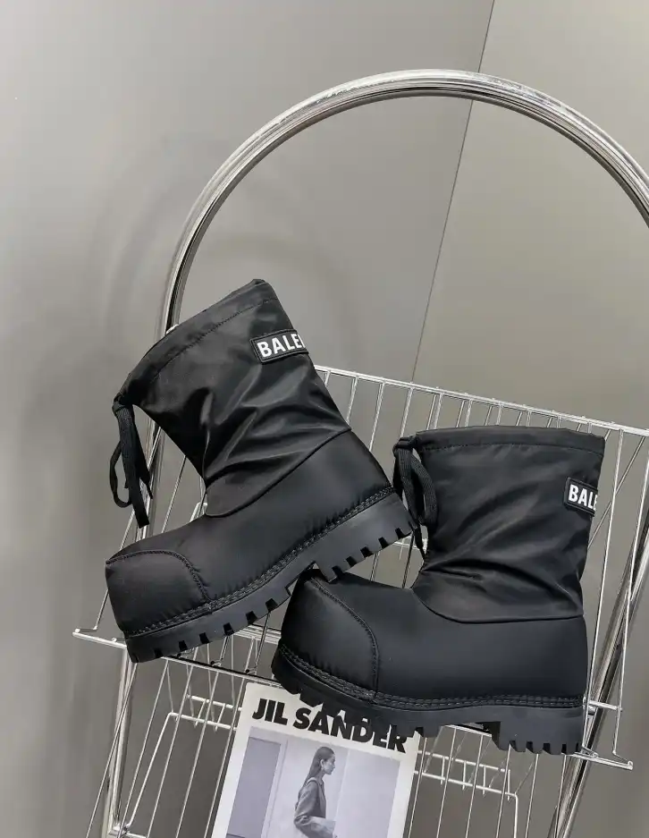 hype Balenciaga Boots