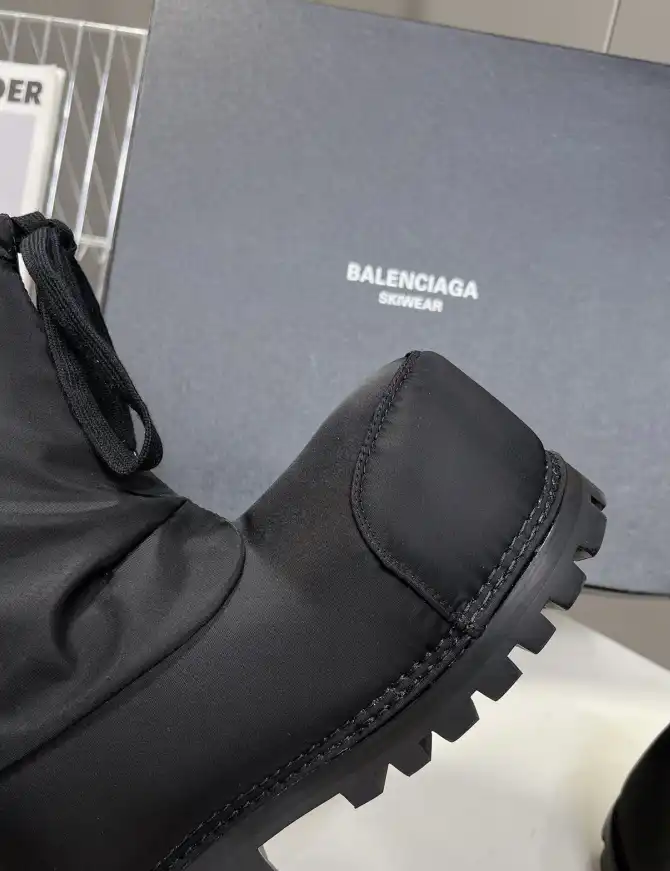 hype Balenciaga Boots