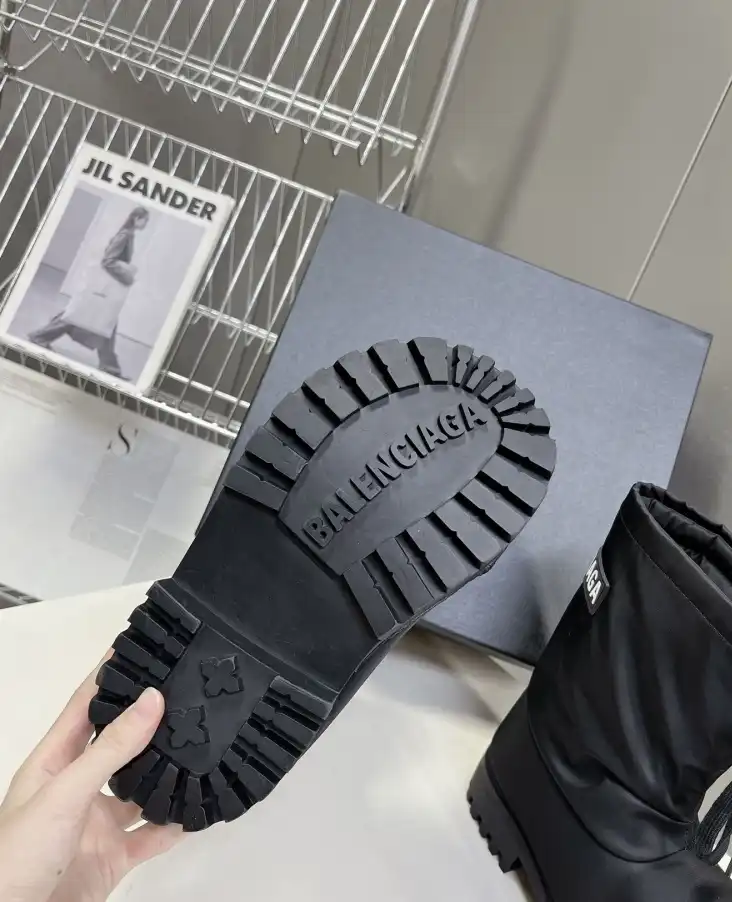 hype Balenciaga Boots