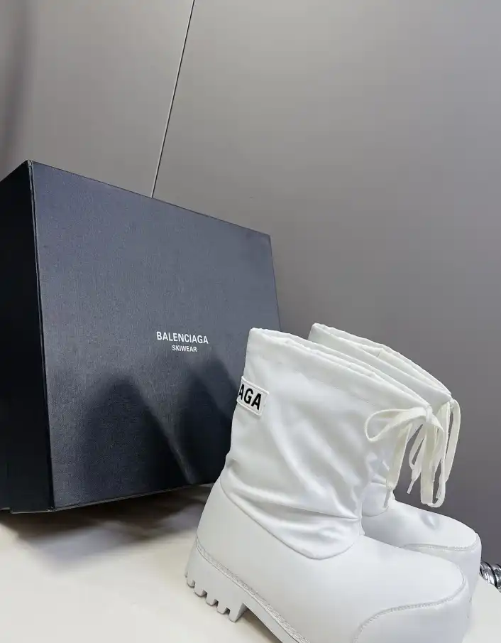 hype Balenciaga Boots