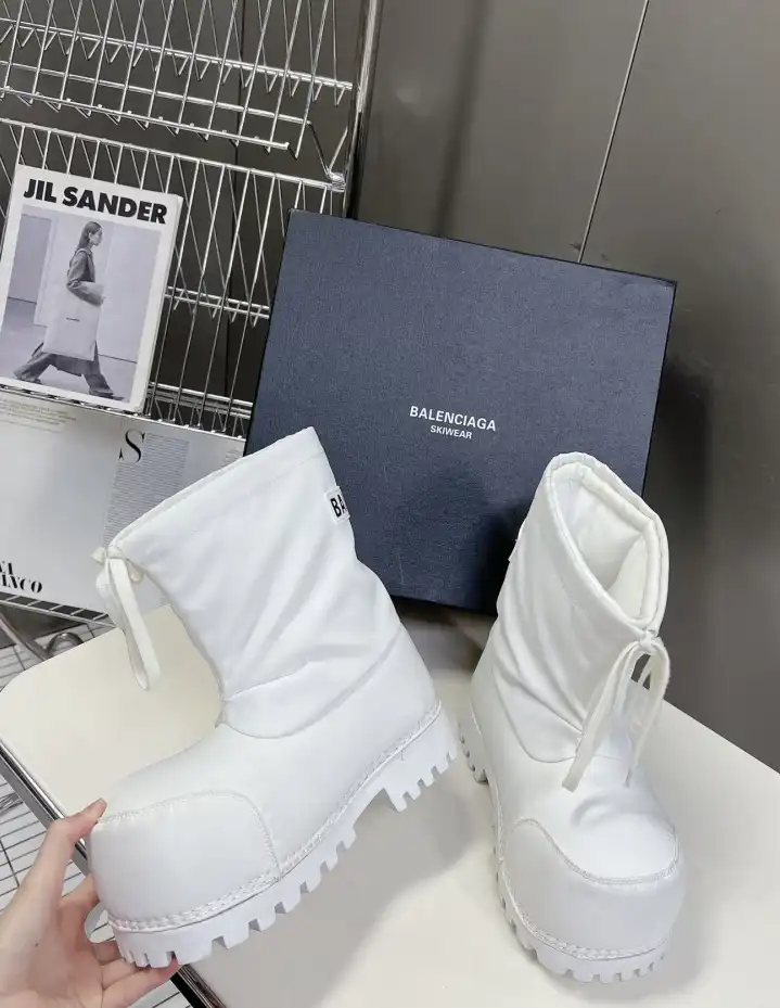 hype Balenciaga Boots