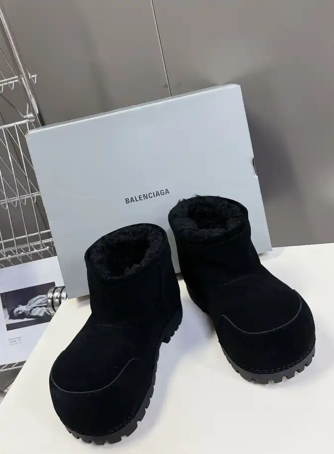 hype Balenciaga Boots