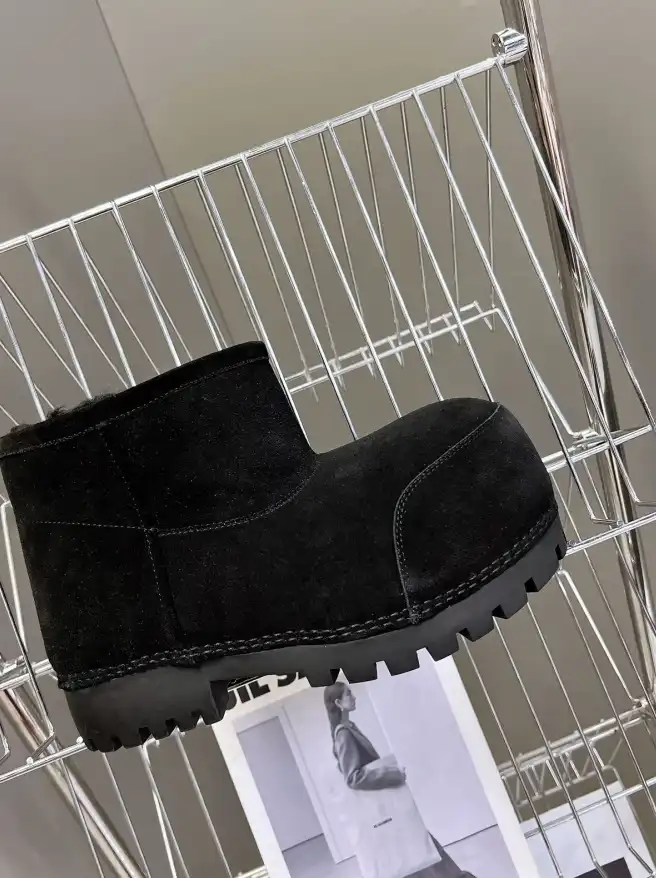 hype Balenciaga Boots