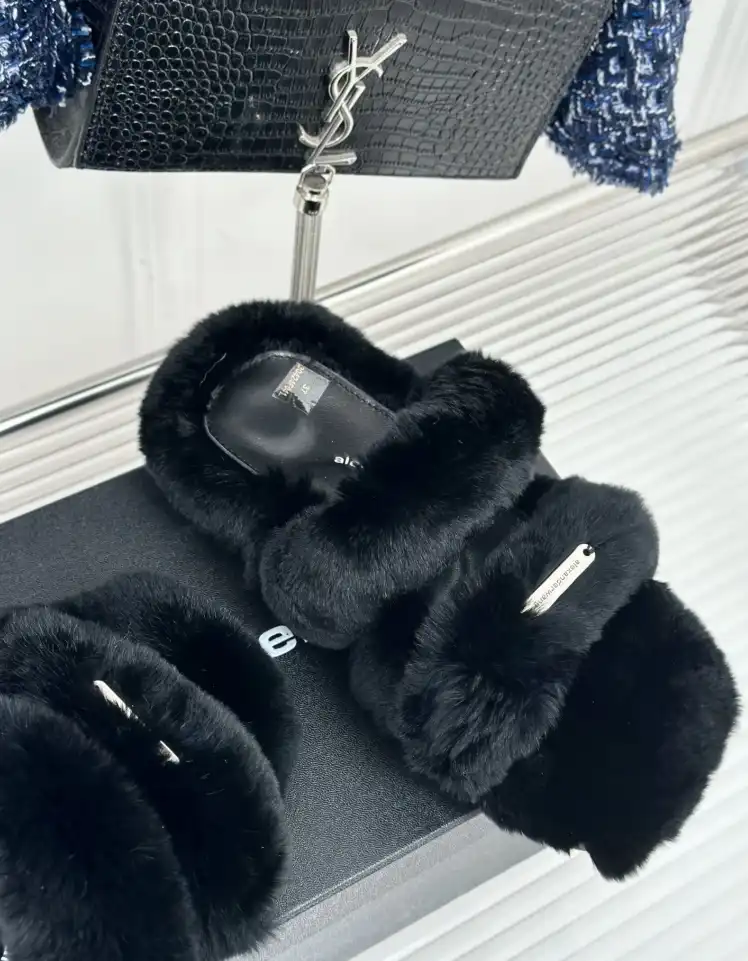 hype Alexander Wang Slippers