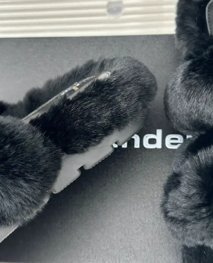 hype Alexander Wang Slippers