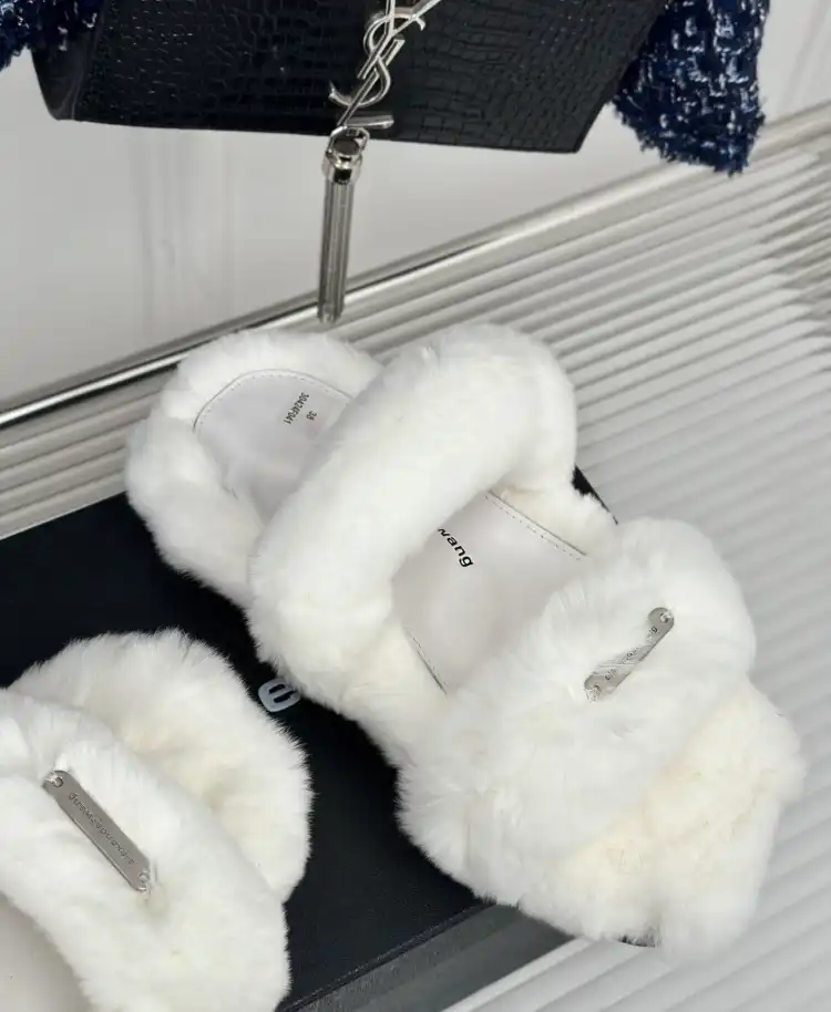 hype Alexander Wang Slippers