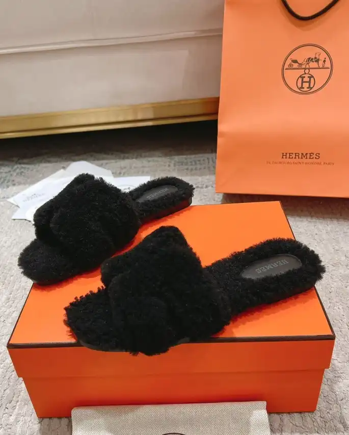Hermes Slippers