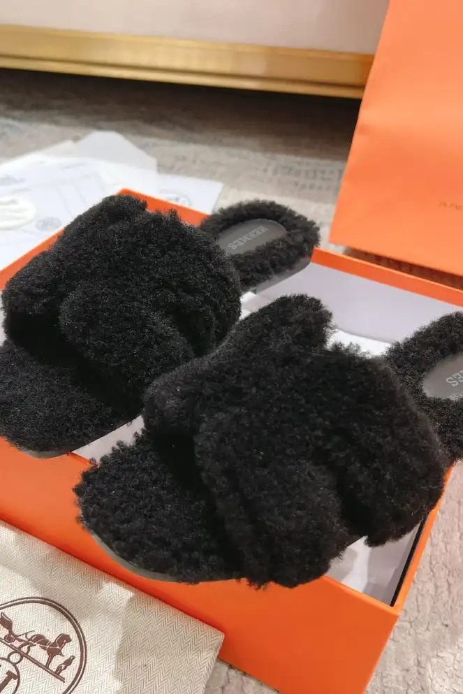 Hermes Slippers