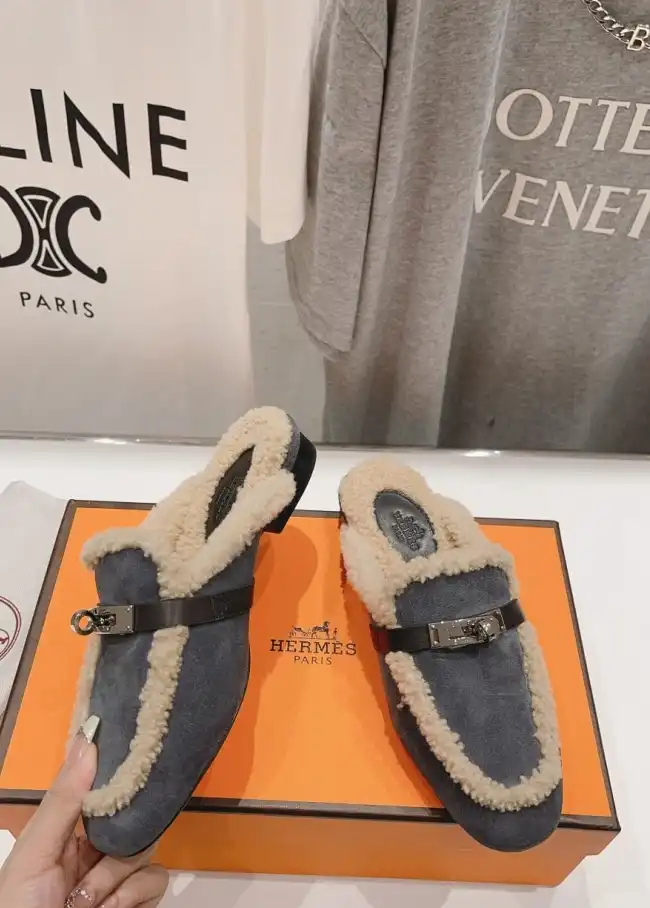 Hermes Slippers