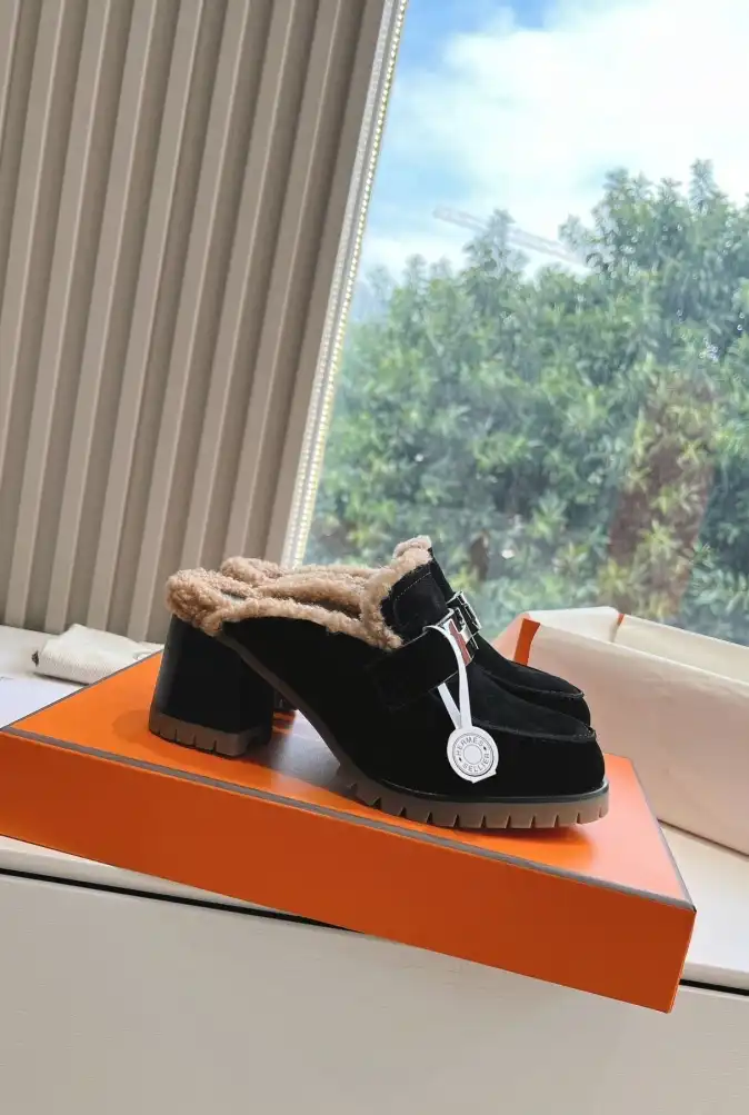 Hermes Slippers