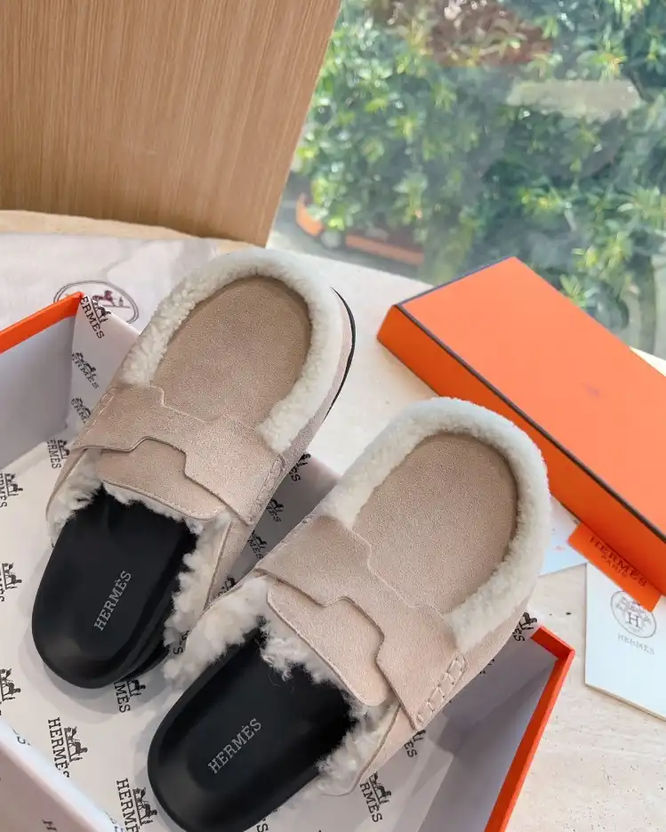 Hermes Slippers