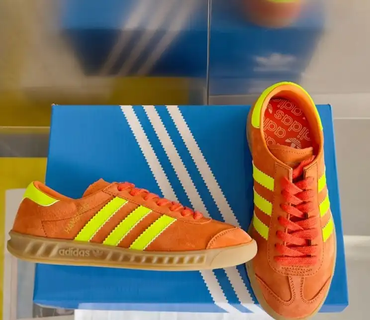 hype Adidas Sneakers