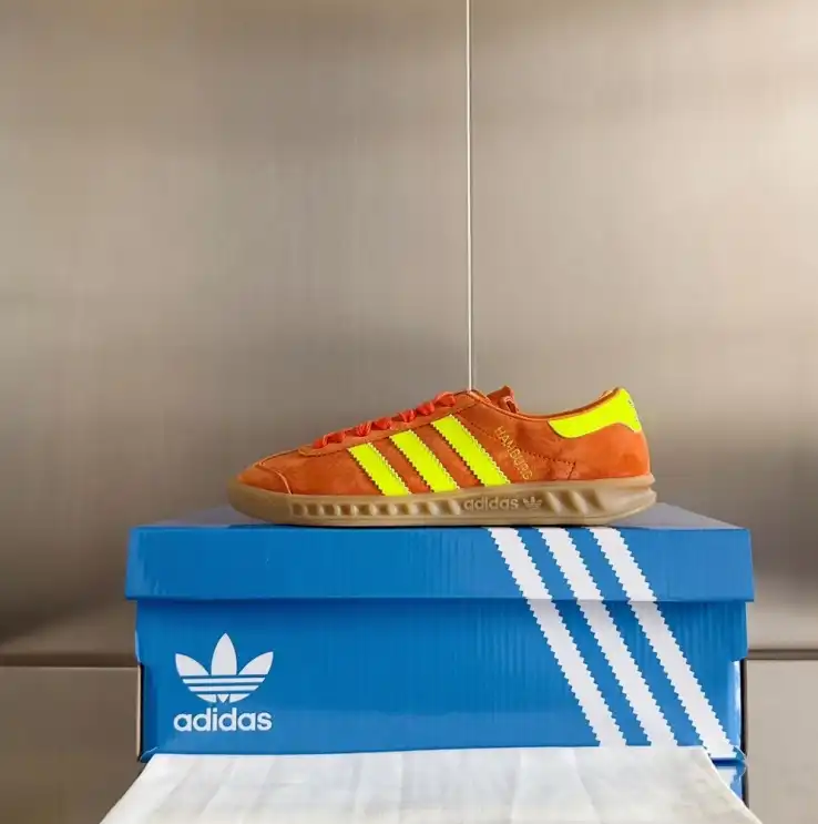 hype Adidas Sneakers