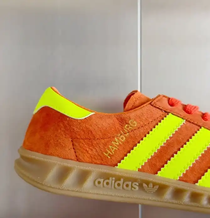 hype Adidas Sneakers