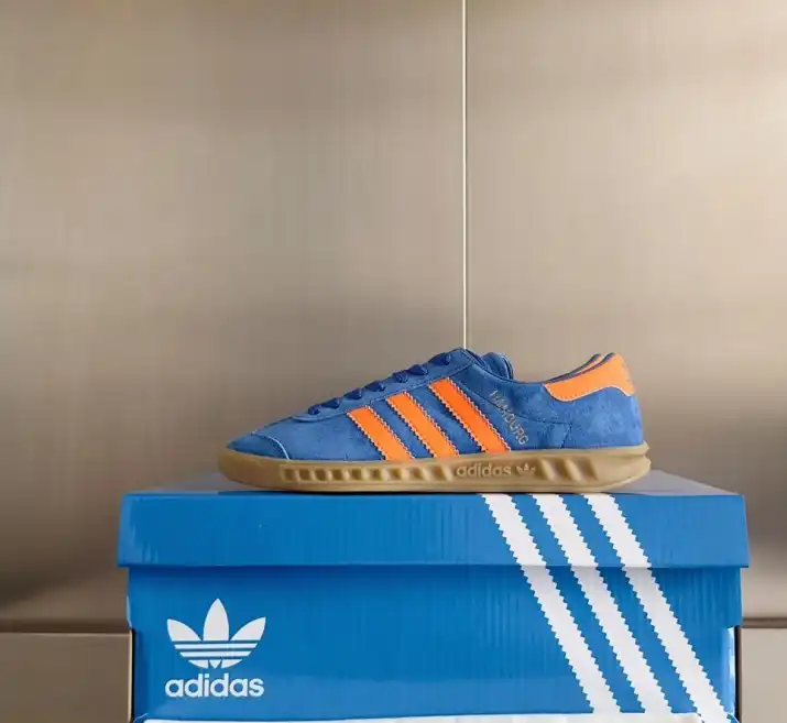 hype Adidas Sneakers