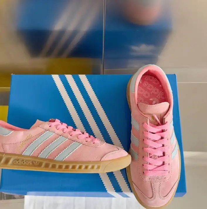 hype Adidas Sneakers