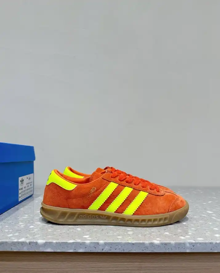 hype Adidas Sneakers