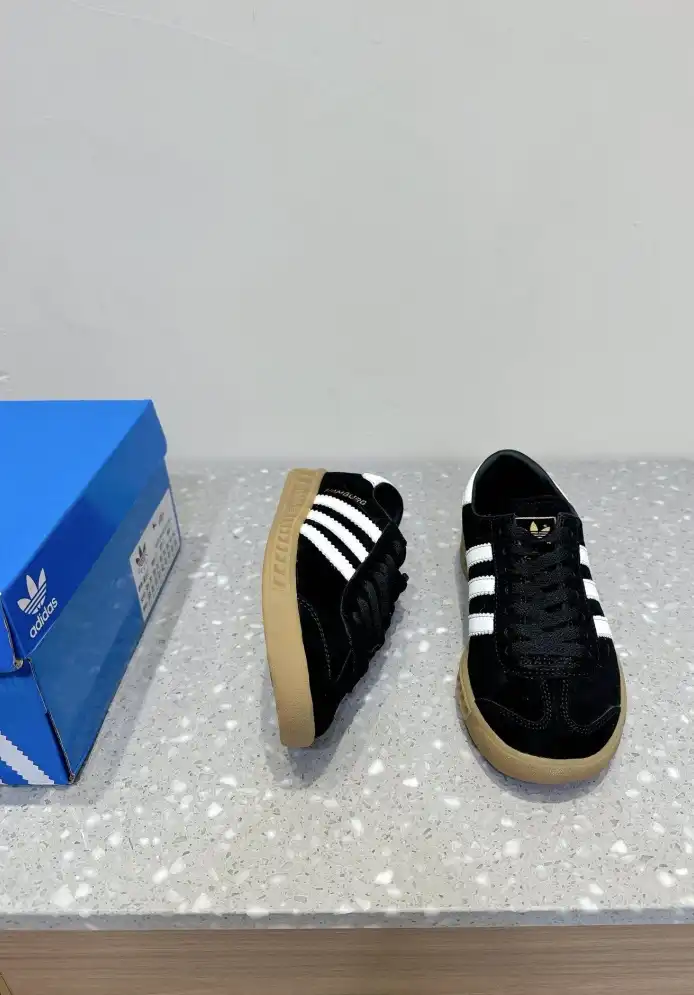 hype Adidas Sneakers