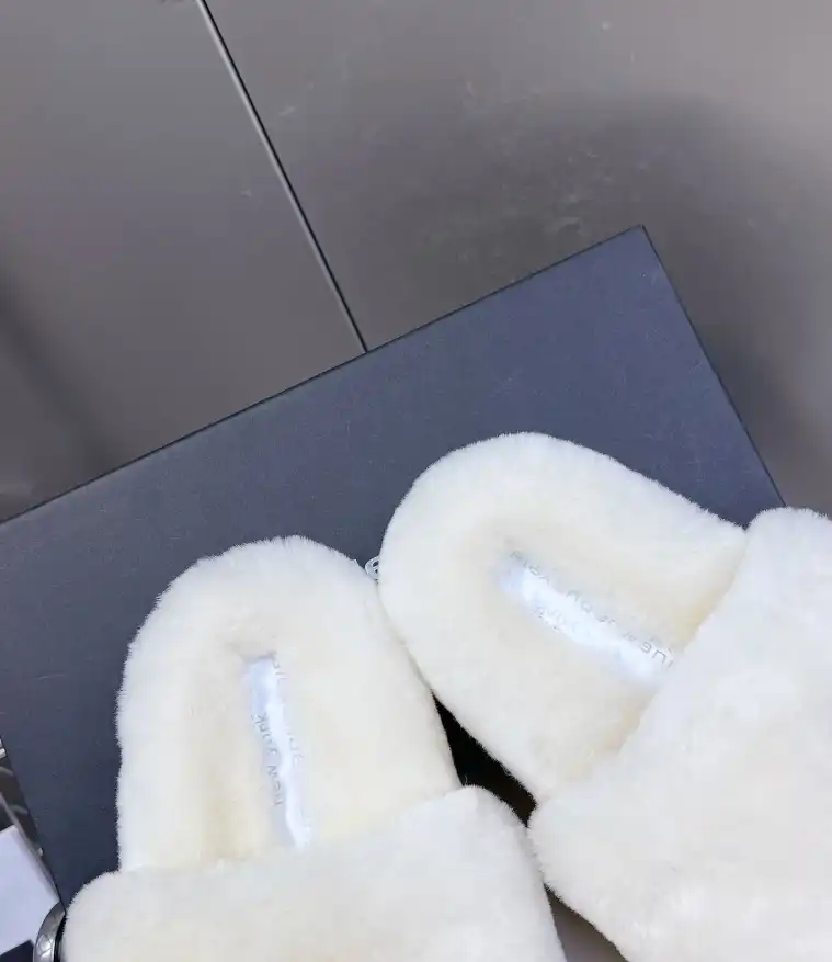 hype Alexander Wang Slippers