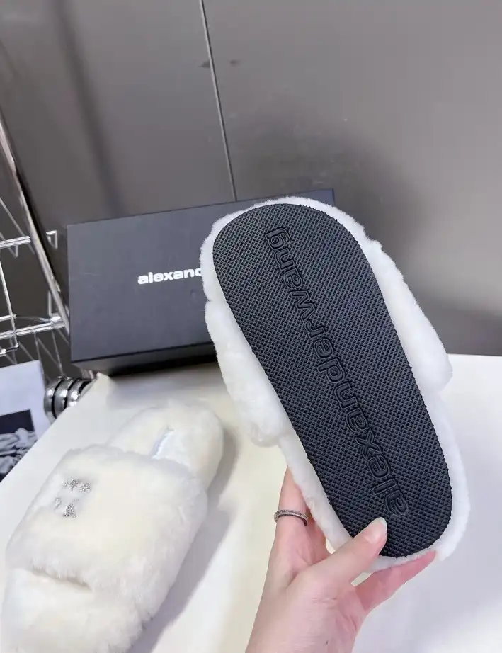 hype Alexander Wang Slippers