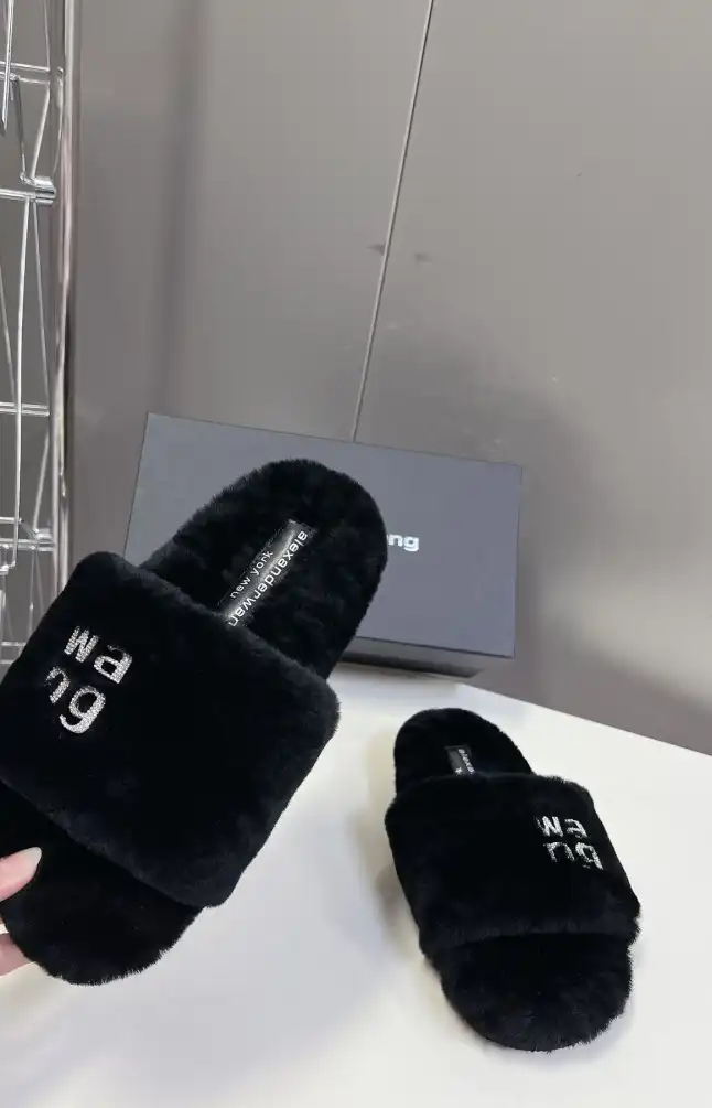 hype Alexander Wang Slippers