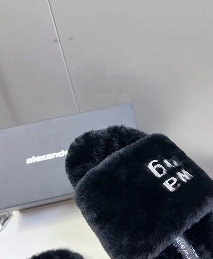 hype Alexander Wang Slippers