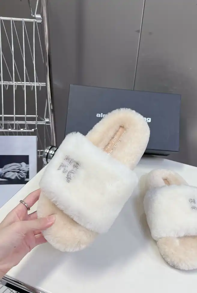 hype Alexander Wang Slippers