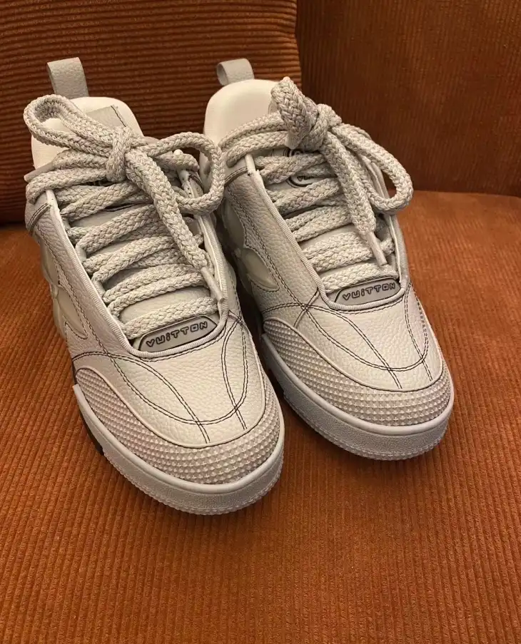 hype Louis Vuitton Sneakers