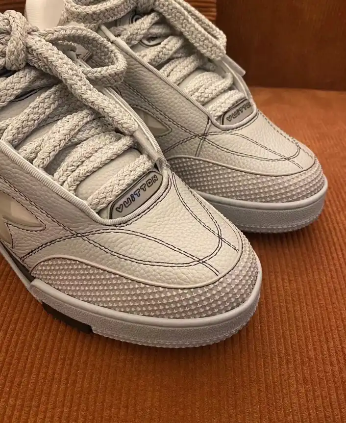 hype Louis Vuitton Sneakers