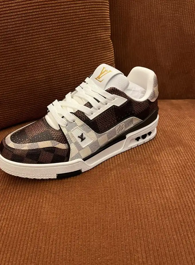 hype Louis Vuitton Sneakers