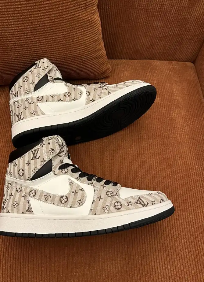 hype Louis Vuitton Sneakers