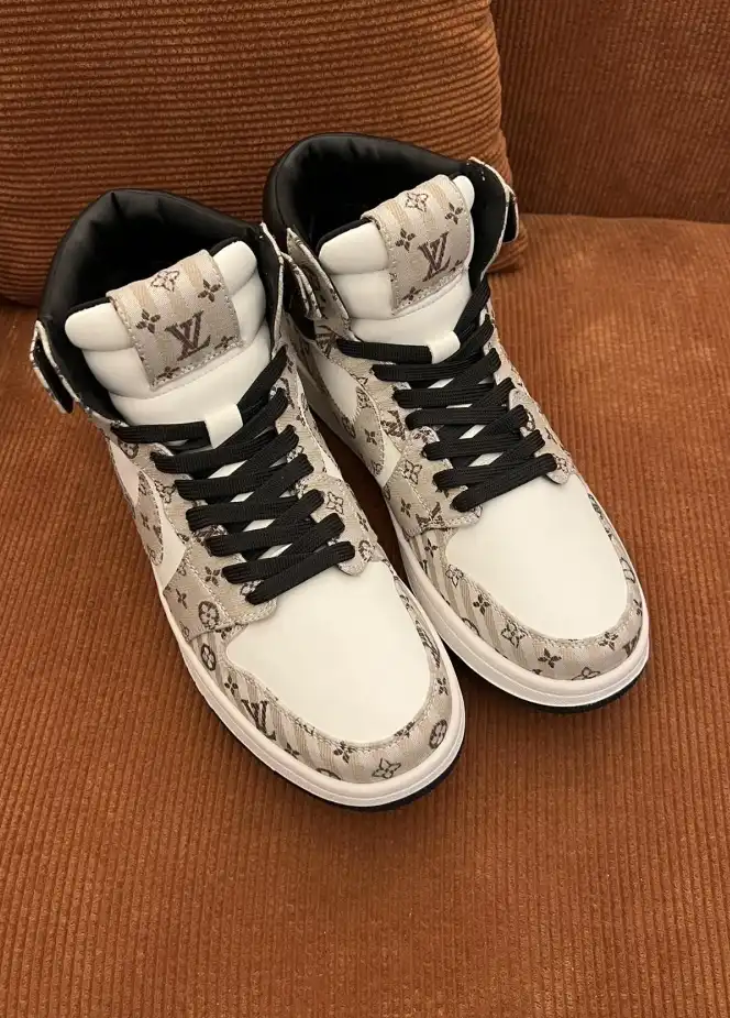 hype Louis Vuitton Sneakers