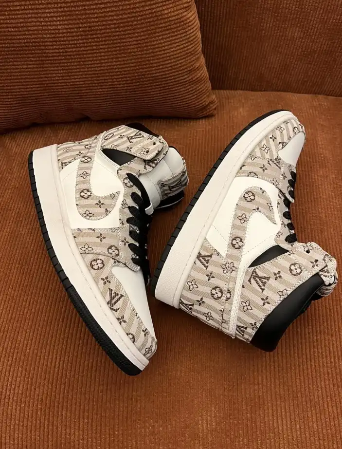 hype Louis Vuitton Sneakers