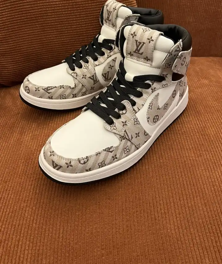 hype Louis Vuitton Sneakers