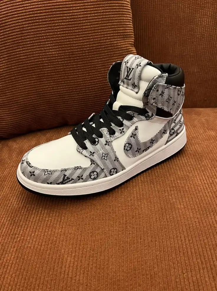 hype Louis Vuitton Sneakers