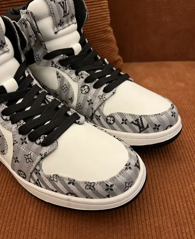 hype Louis Vuitton Sneakers