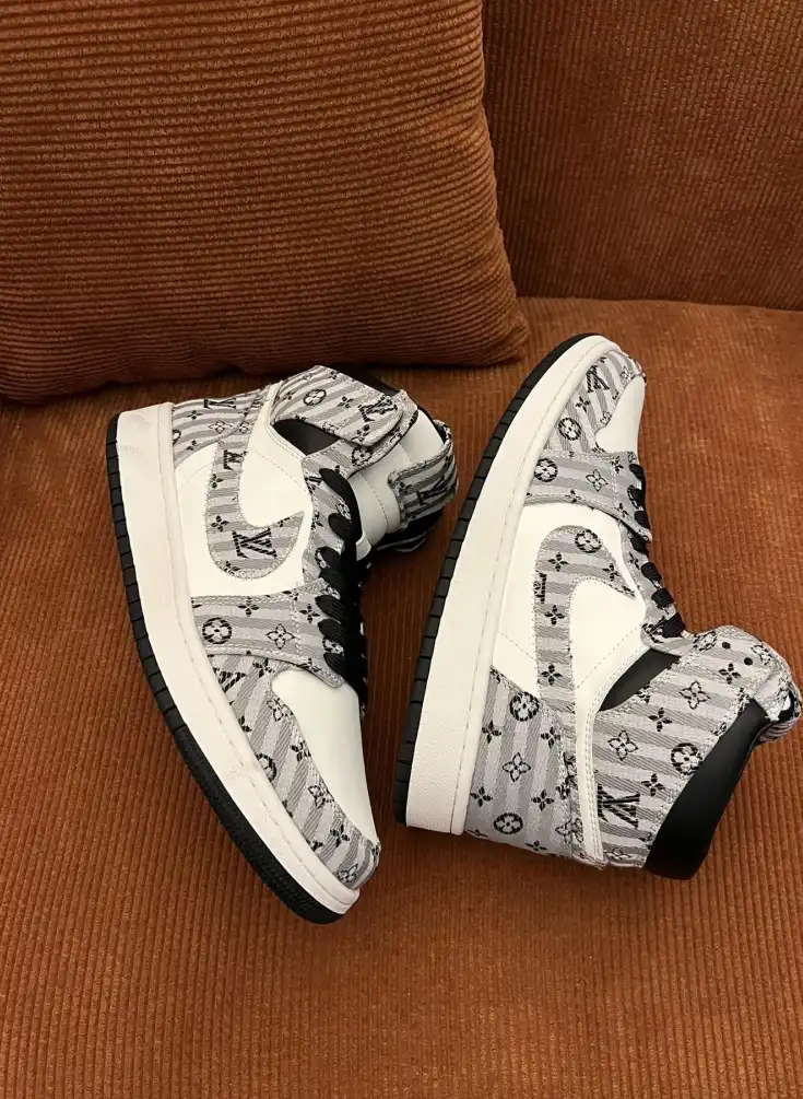 hype Louis Vuitton Sneakers