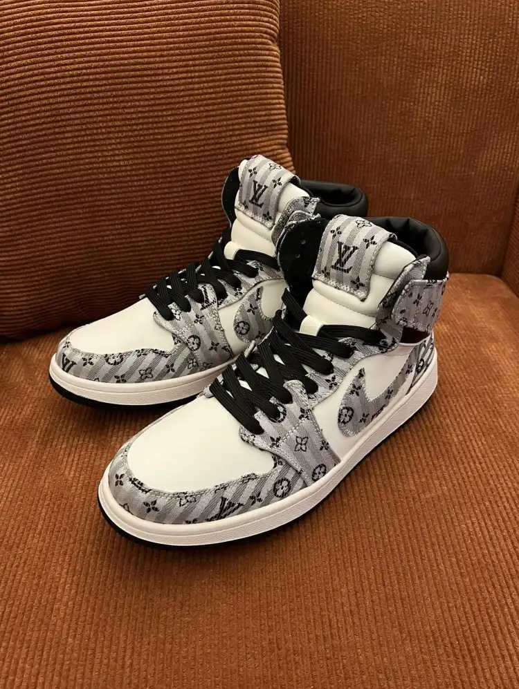 hype Louis Vuitton Sneakers