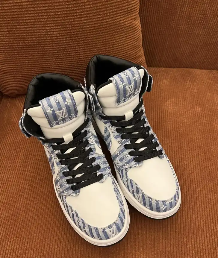 hype Louis Vuitton Sneakers