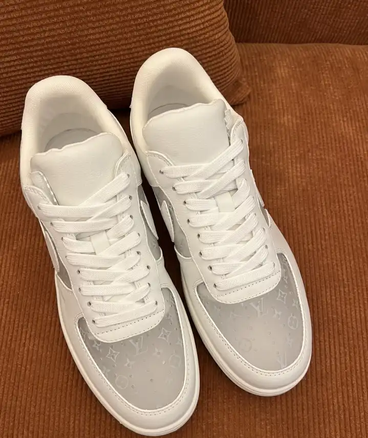 hype Louis Vuitton Sneakers