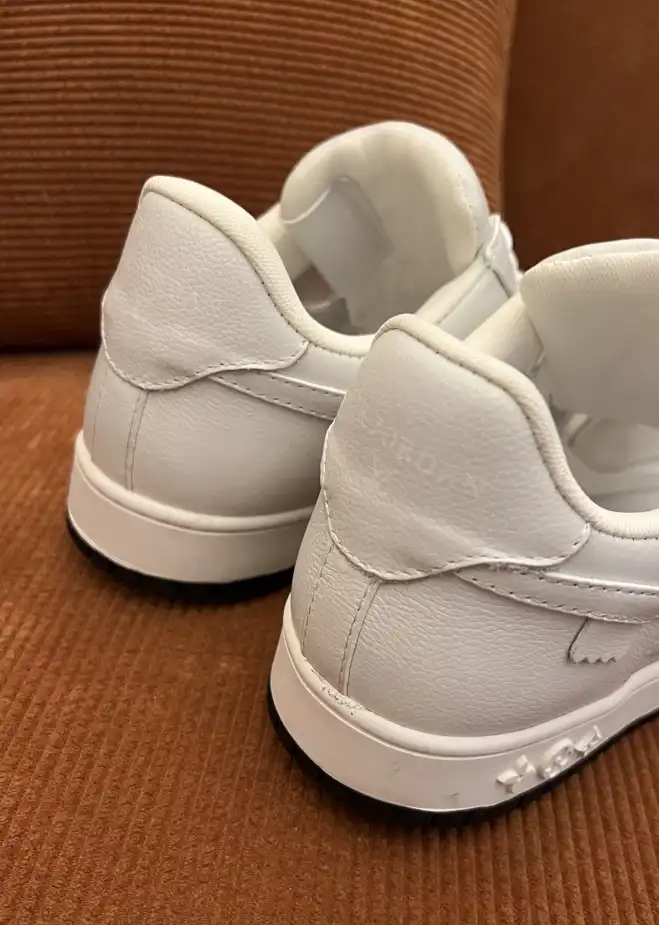 hype Louis Vuitton Sneakers