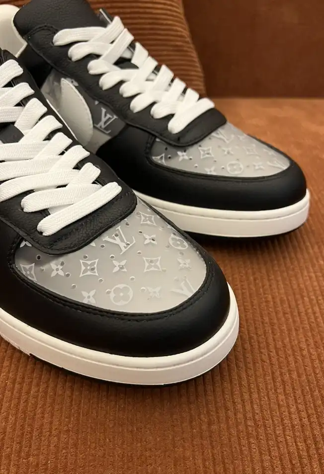 hype Louis Vuitton Sneakers