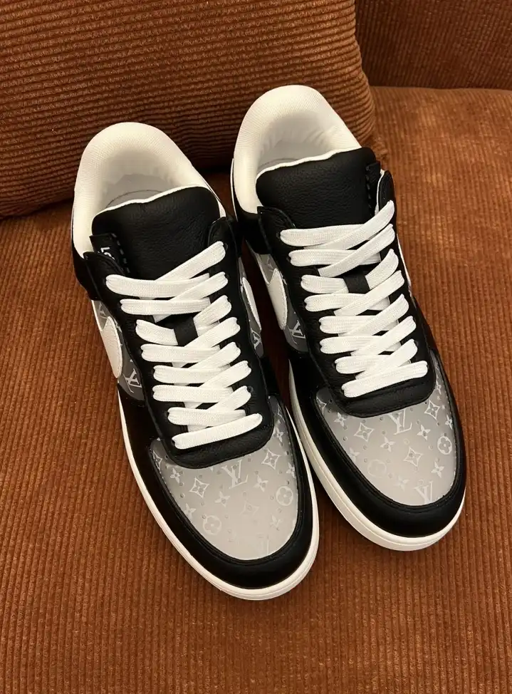 hype Louis Vuitton Sneakers